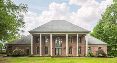 Photo of 415 S YATES CV, Memphis, TN 38120 (MLS # 10216862)