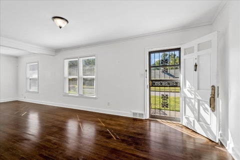 Photo of 3576 CHARLESWOOD AVE, Memphis, TN 38122 (MLS # 10232057)