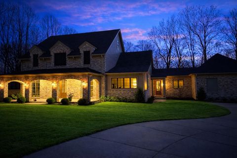 Photo of 9713 POPLAR AVE, Germantown, TN 38139 (MLS # 10213300)