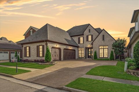 Photo of 9212 LIGGON GREEN LN, Germantown, TN 38139 (MLS # 10215449)