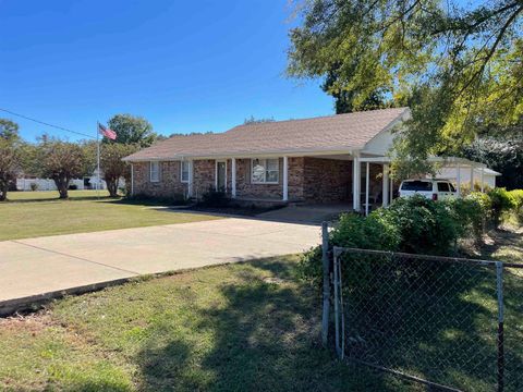Photo of 235 PAINE RD, Savannah, TN 38372 (MLS # 10207809)