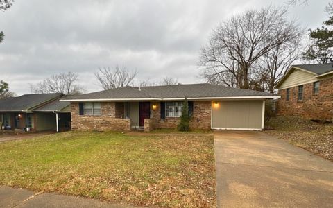Photo of 556 MELTON AVE, Memphis, TN 38109 (MLS # 10213688)