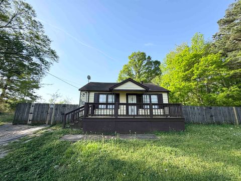 Photo of 1349 LONGCREST RD, Memphis, TN 38109 (MLS # 10209027)