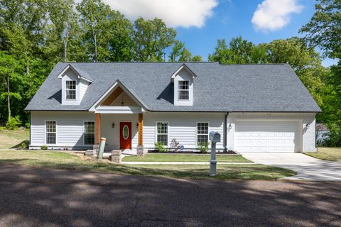 Photo of 5702 E SPRING LAKE RD, Bartlett, TN 38135 (MLS # 10220148)