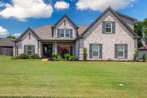 Photo of 178 E CHERRYBARK DR, Atoka, TN 38004 (MLS # 10222175)