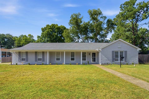 Photo of 5504 ELMHURST RD, Memphis, TN 38115 (MLS # 10221810)