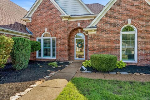 Photo of 1386 STABLE RUN DR, Cordova, TN 38016 (MLS # 10223819)