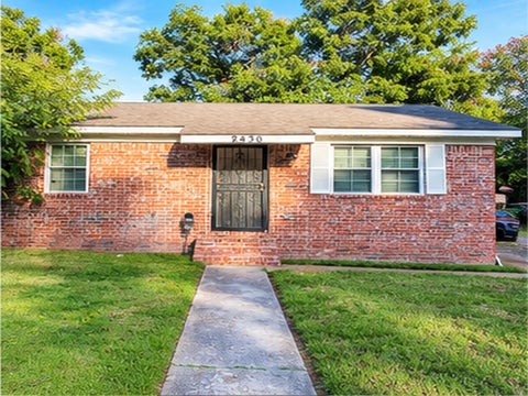 Photo of 2430 WARREN ST, Memphis, TN 38106 (MLS # 10231238)