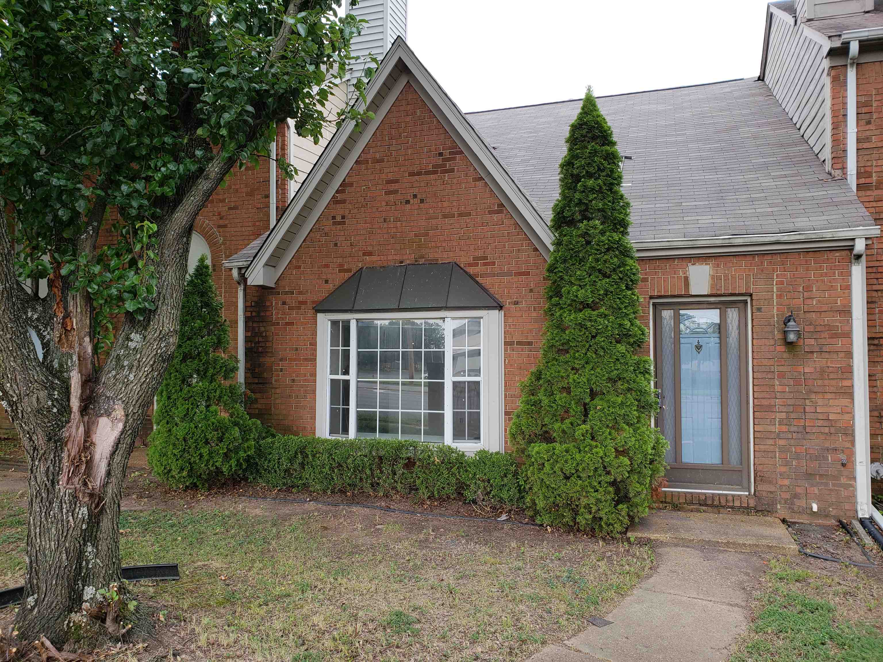 View Memphis, TN 38115 townhome