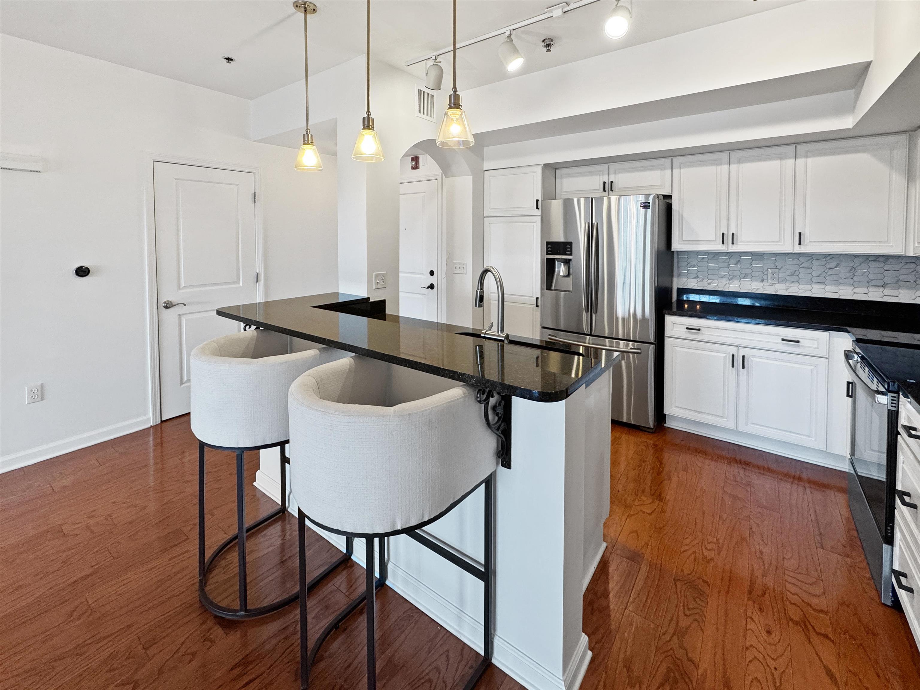 Memphis, Tennessee 38103, United States, 2 Bedrooms Bedrooms, ,2 BathroomsBathrooms,Residential,Active,189855