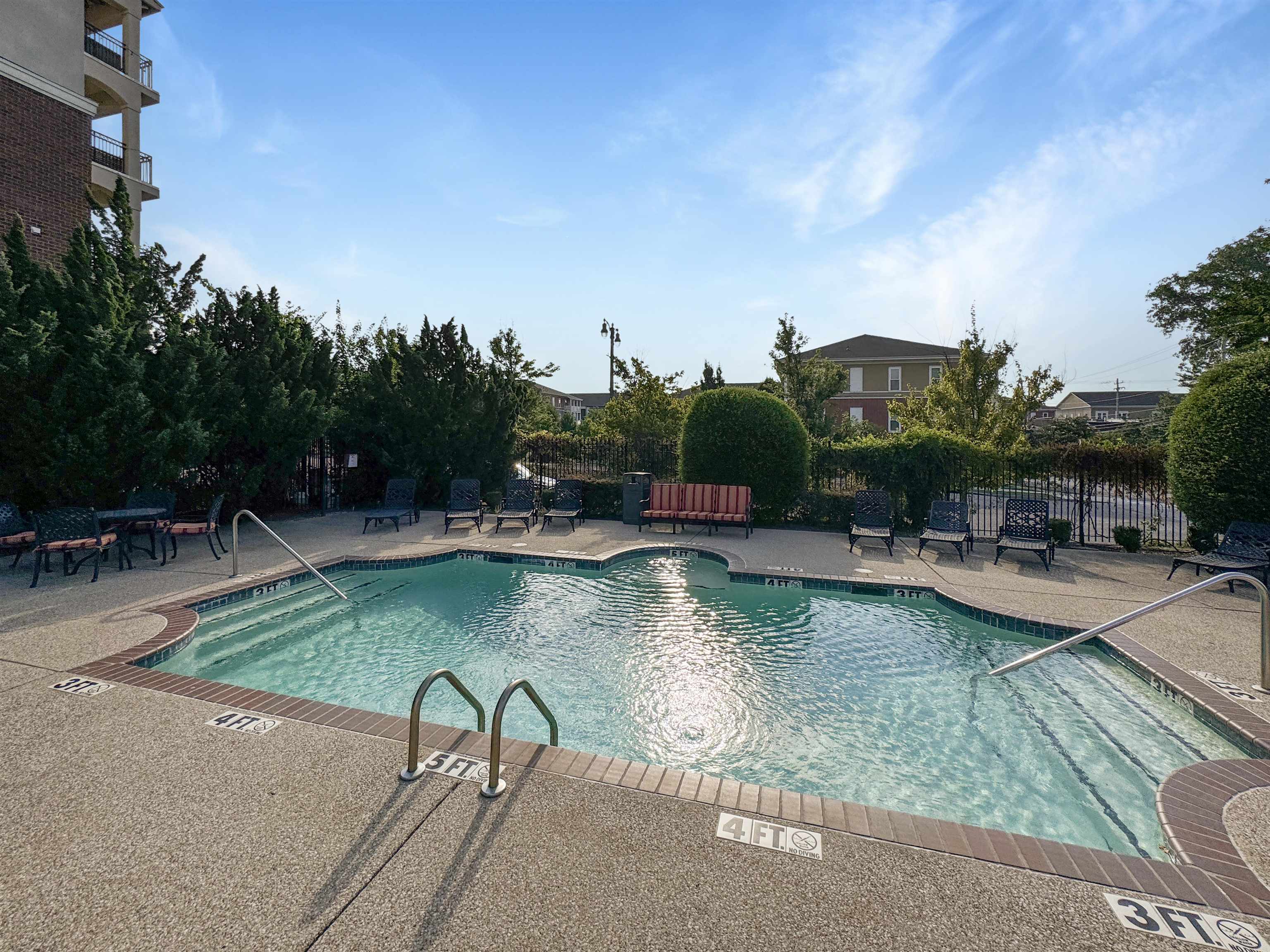 Memphis, Tennessee 38103, United States, 2 Bedrooms Bedrooms, ,2 BathroomsBathrooms,Residential,Active,189855