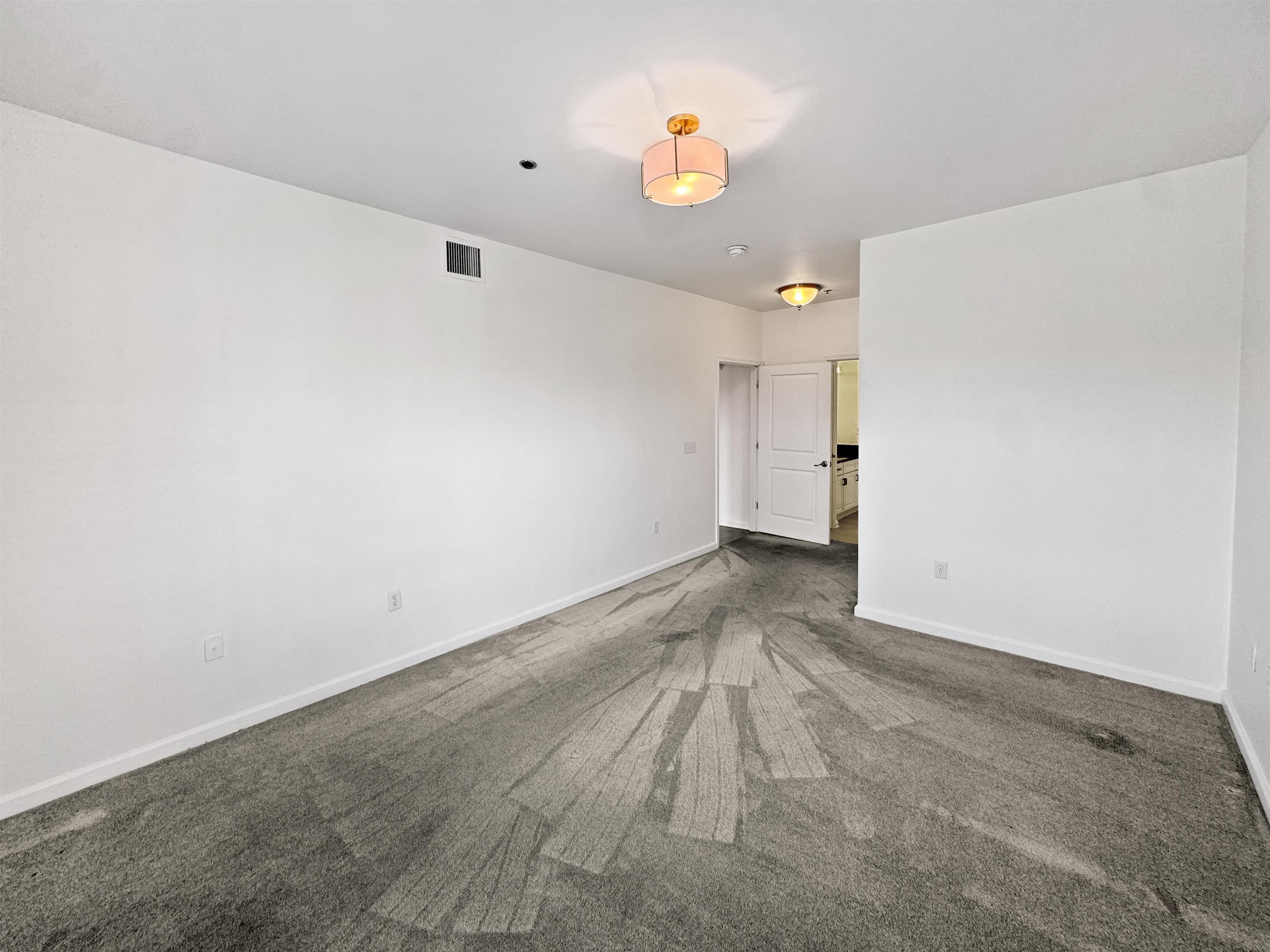 Memphis, Tennessee 38103, United States, 2 Bedrooms Bedrooms, ,2 BathroomsBathrooms,Residential,Active,189855