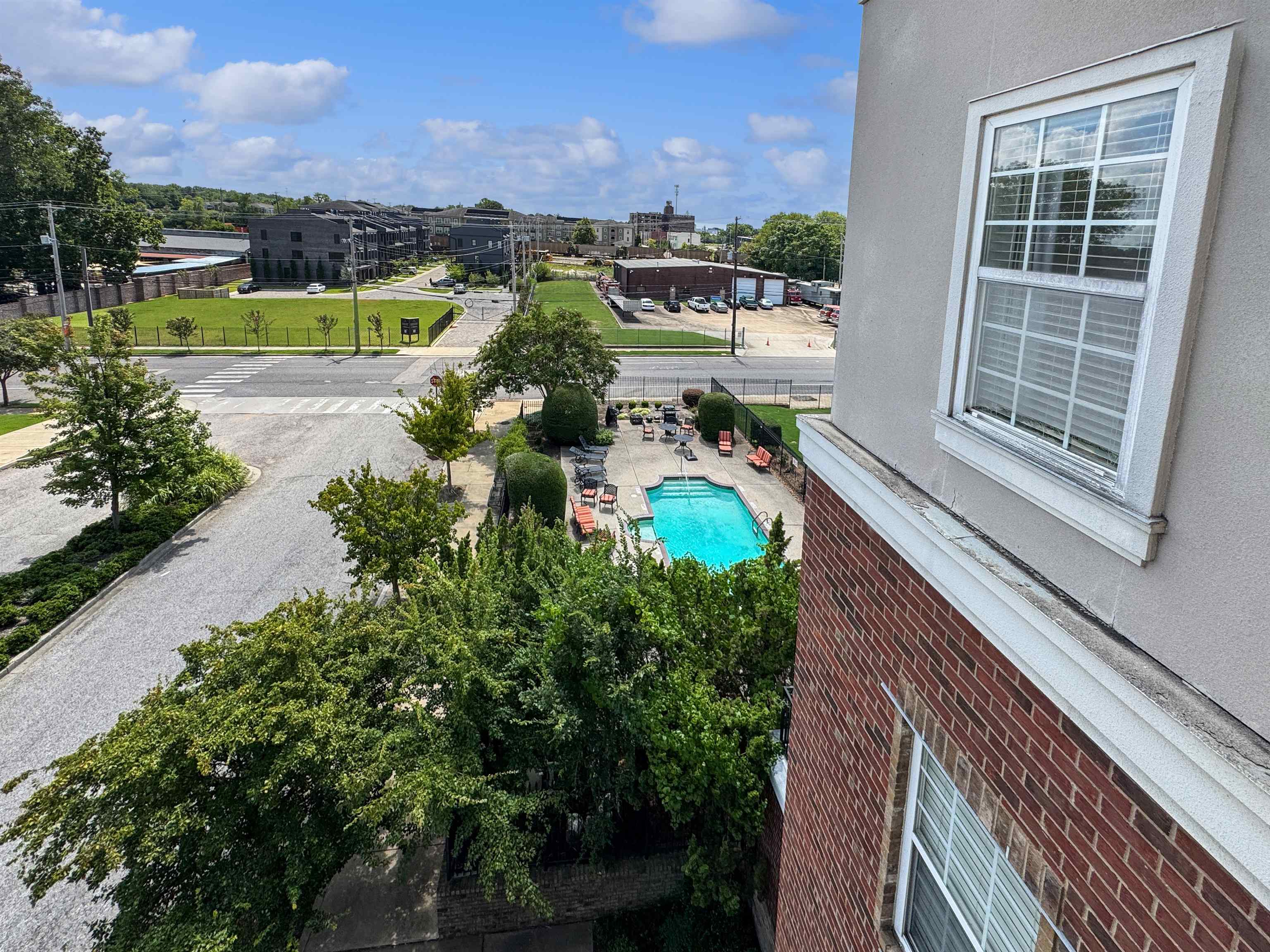 Memphis, Tennessee 38103, United States, 2 Bedrooms Bedrooms, ,2 BathroomsBathrooms,Residential,Active,189855