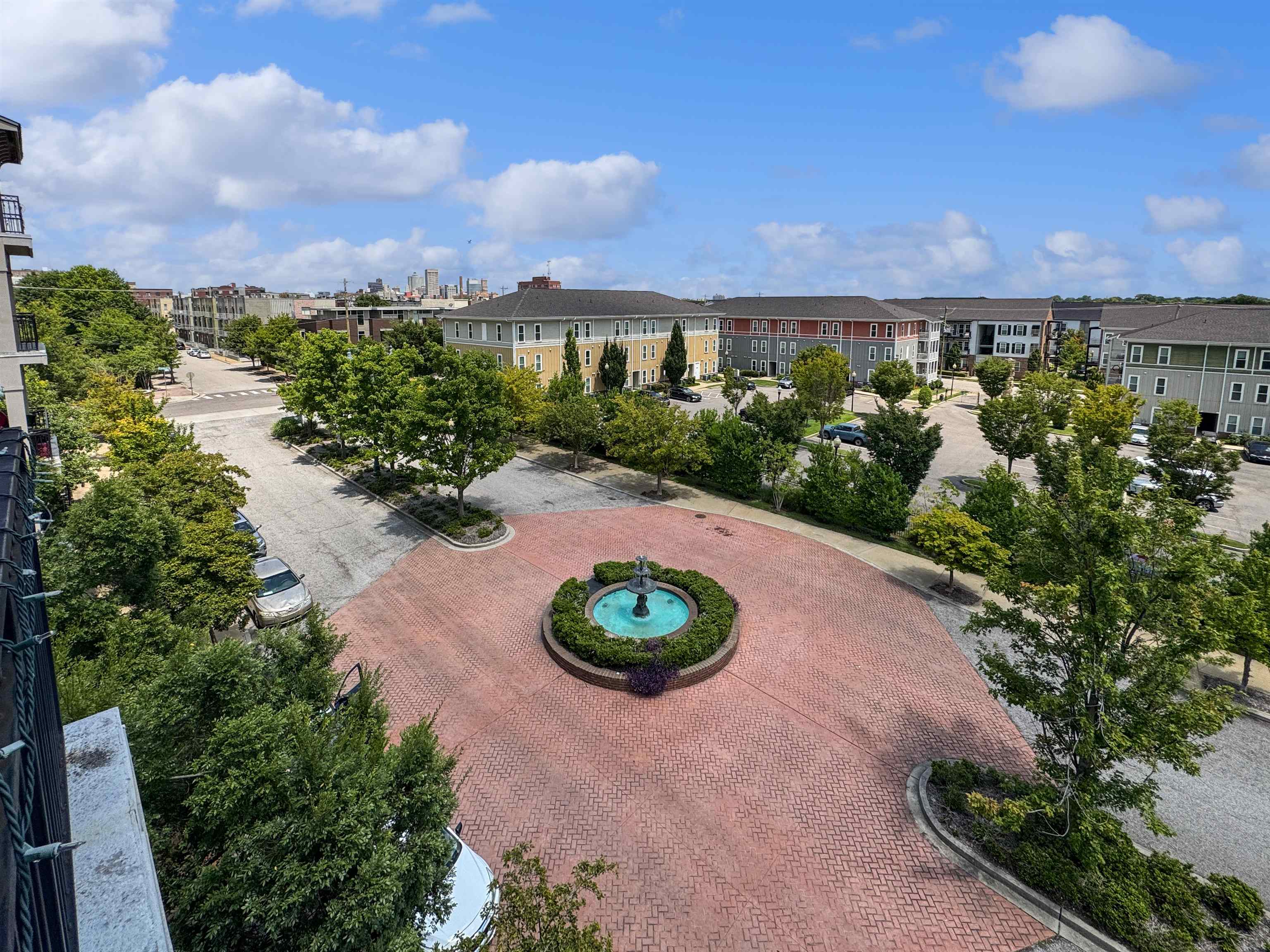 Memphis, Tennessee 38103, United States, 2 Bedrooms Bedrooms, ,2 BathroomsBathrooms,Residential,Active,189855