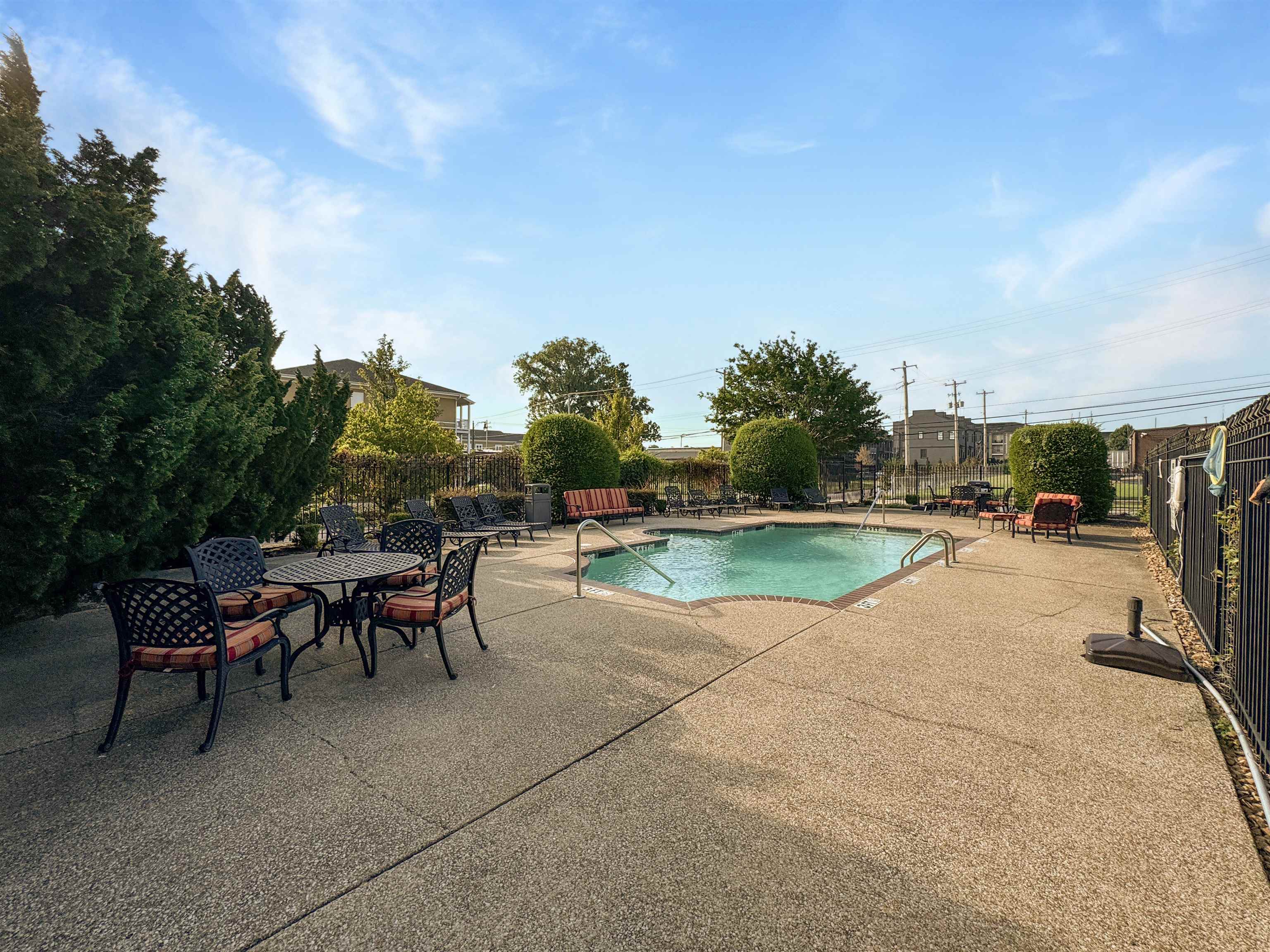 Memphis, Tennessee 38103, United States, 2 Bedrooms Bedrooms, ,2 BathroomsBathrooms,Residential,Active,189855