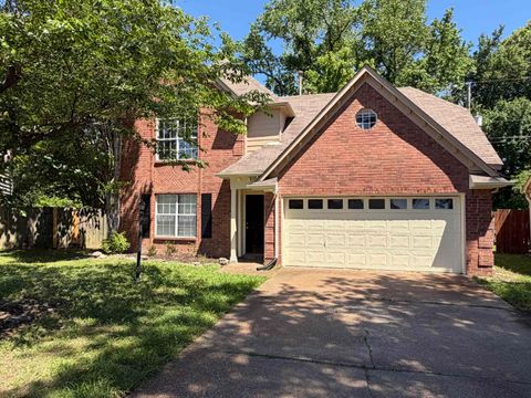 Photo of 1841 W BLACK BEAR CIR, Memphis, TN 38016 (MLS # 10221208)