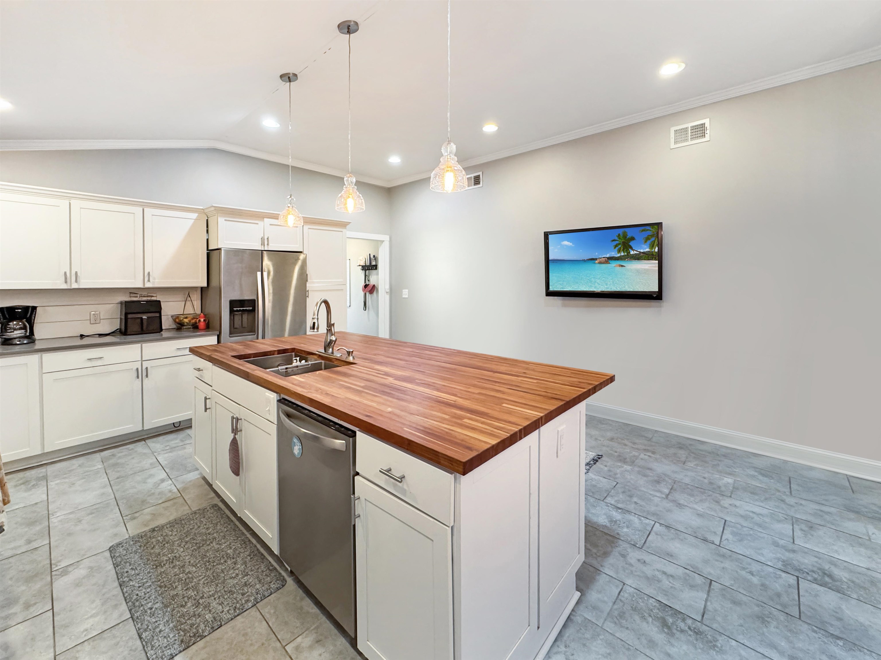 Memphis, Tennessee 38111, United States, 3 Bedrooms Bedrooms, ,3 BathroomsBathrooms,Residential,Active,220603