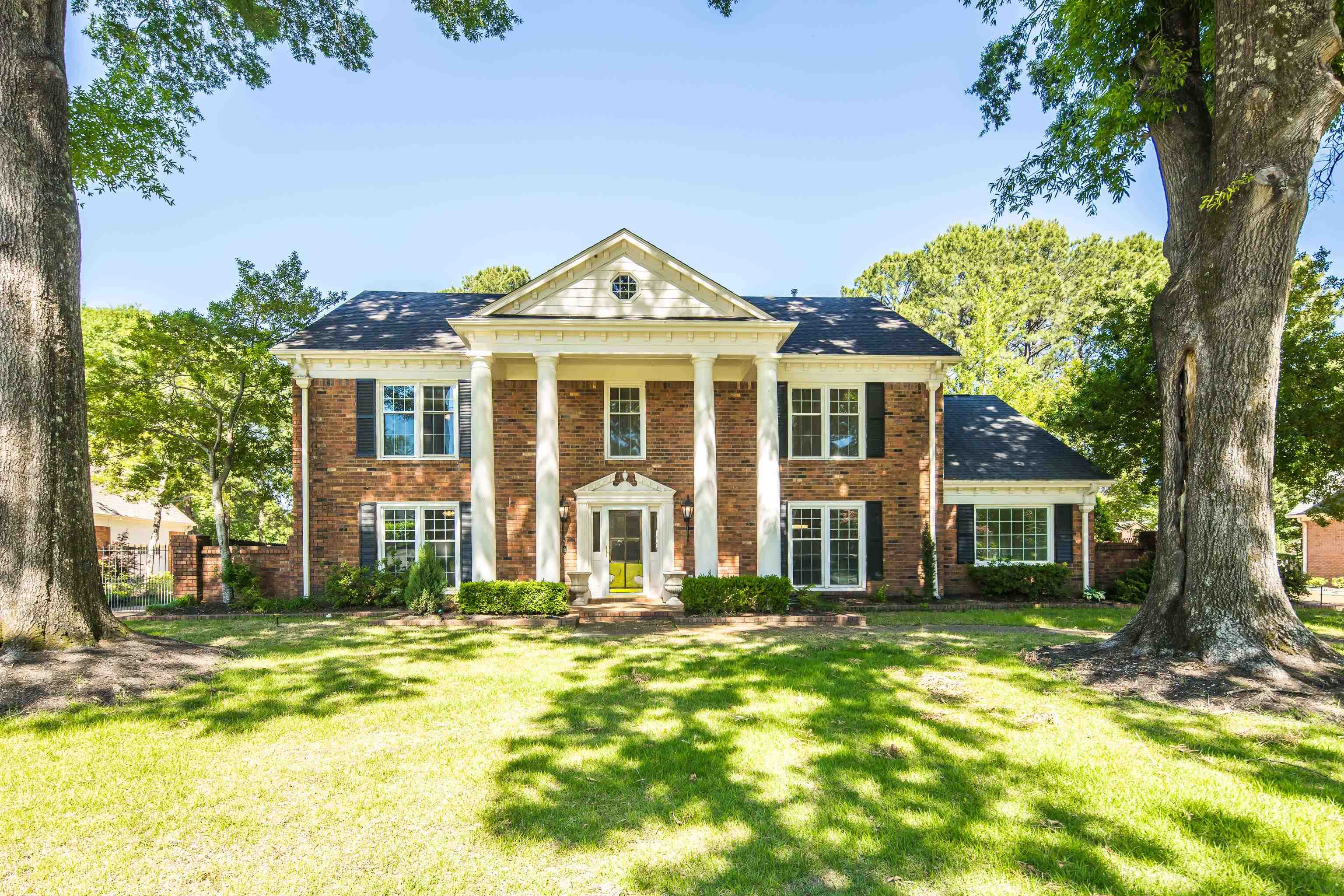 2243 W GLENALDEN DR