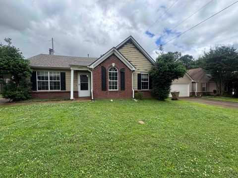 Photo of 1356 LAGRANGE DWNS, Cordova, TN 38018 (MLS # 10222705)