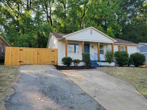 Photo of 4043 MOSSVILLE ST, Memphis, TN 38109 (MLS # 10230935)