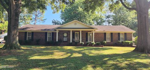 Photo of 76 MOOREWOOD DR, Jackson, TN 38305 (MLS # 10207658)