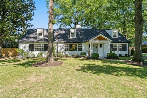 Photo of 386 E ERWIN DR, Memphis, TN 38117 (MLS # 10221791)