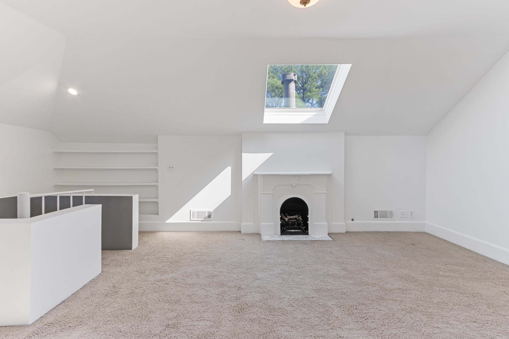 Memphis, Tennessee 38105, United States, 3 Bedrooms Bedrooms, ,2 BathroomsBathrooms,Residential,Active,84380