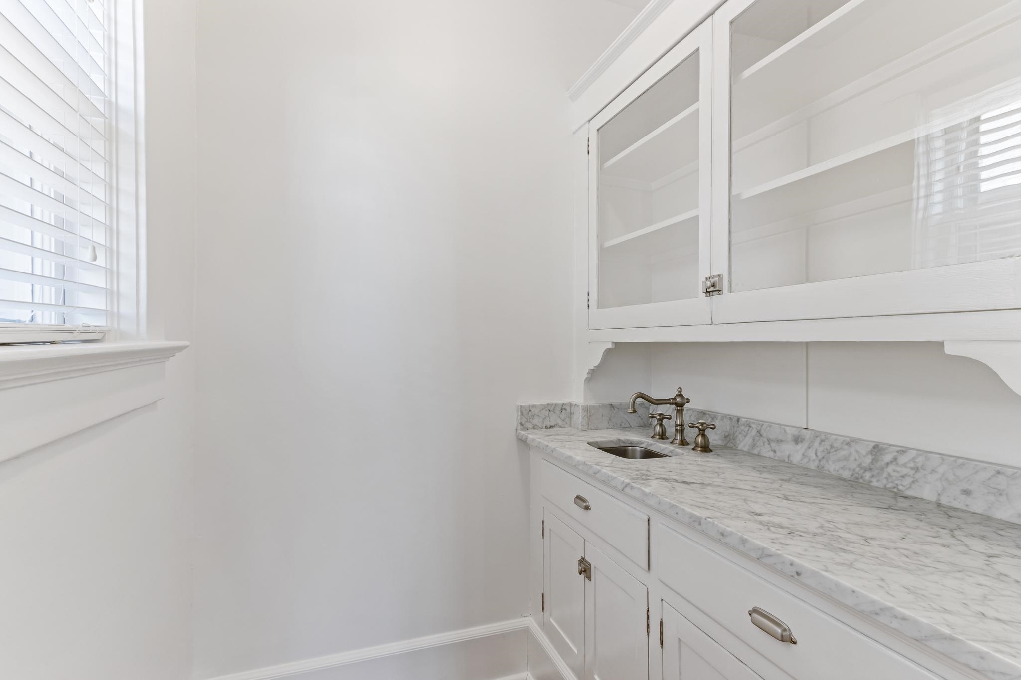 Memphis, Tennessee 38105, United States, 3 Bedrooms Bedrooms, ,2 BathroomsBathrooms,Residential,Active,84380