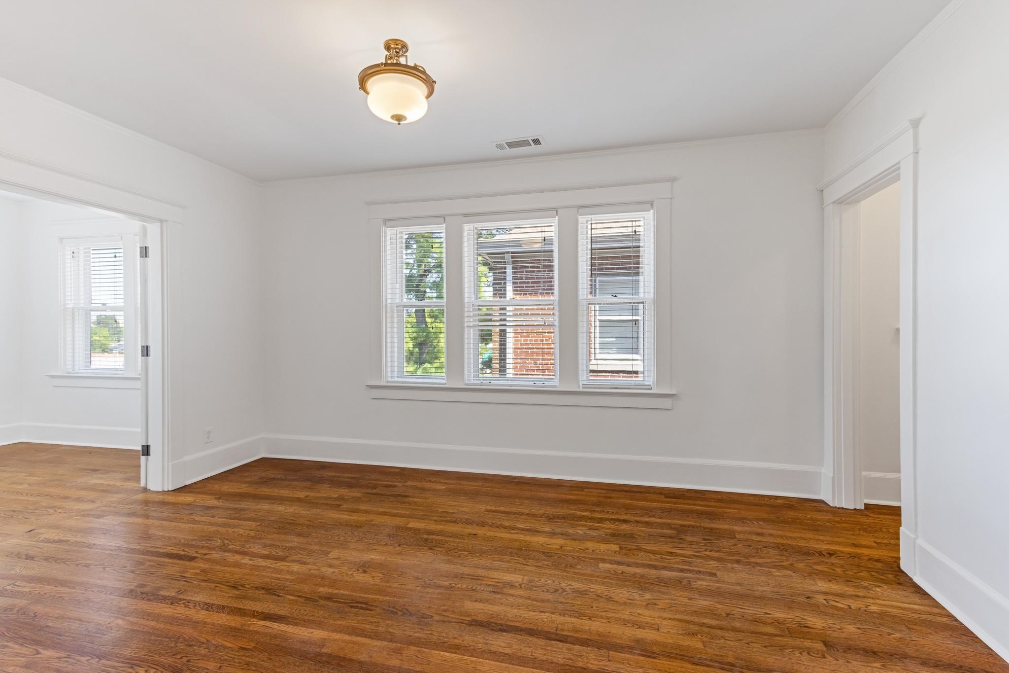 Memphis, Tennessee 38105, United States, 3 Bedrooms Bedrooms, ,2 BathroomsBathrooms,Residential,Active,84380