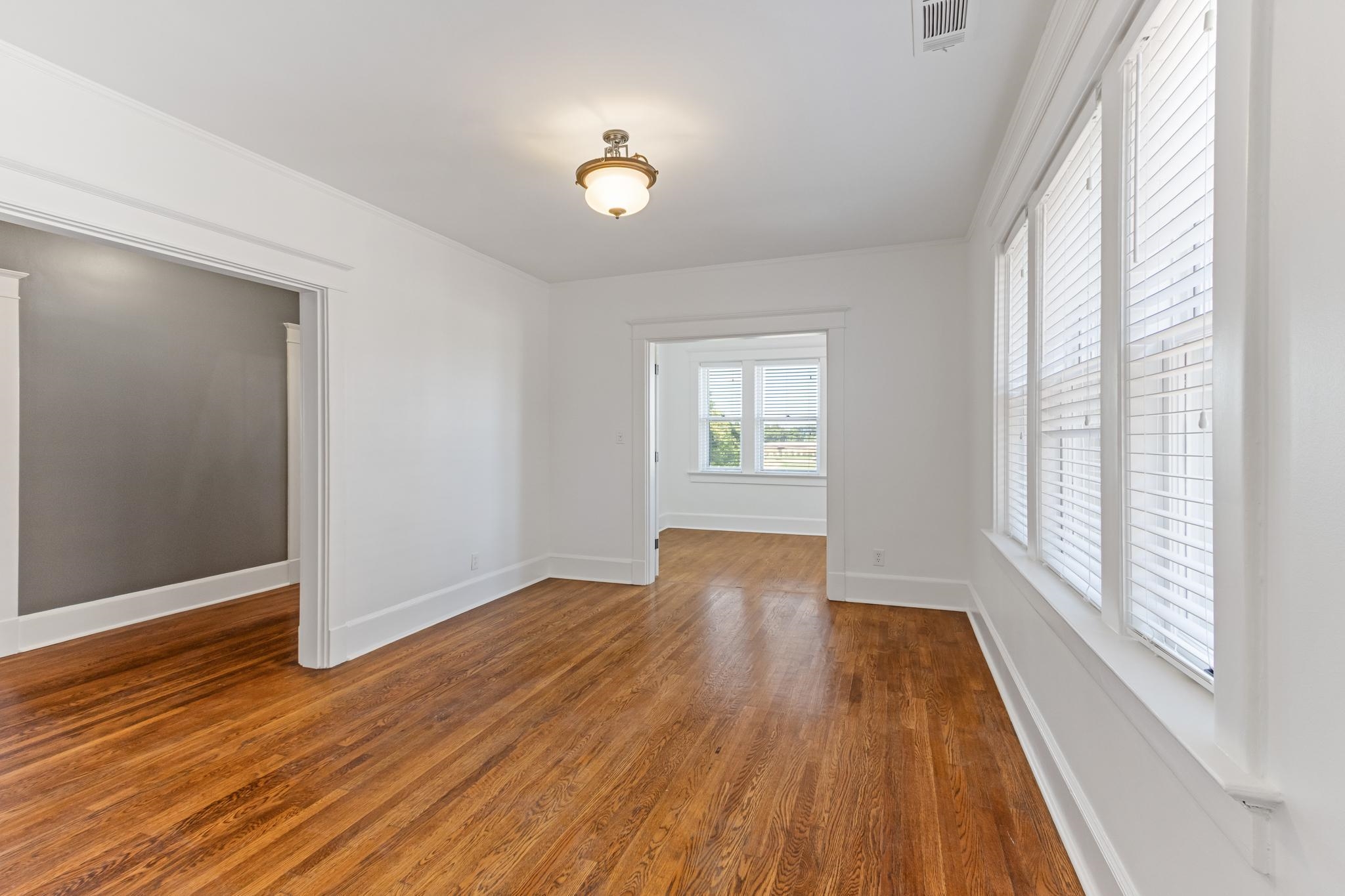 Memphis, Tennessee 38105, United States, 3 Bedrooms Bedrooms, ,2 BathroomsBathrooms,Residential,Active,84380