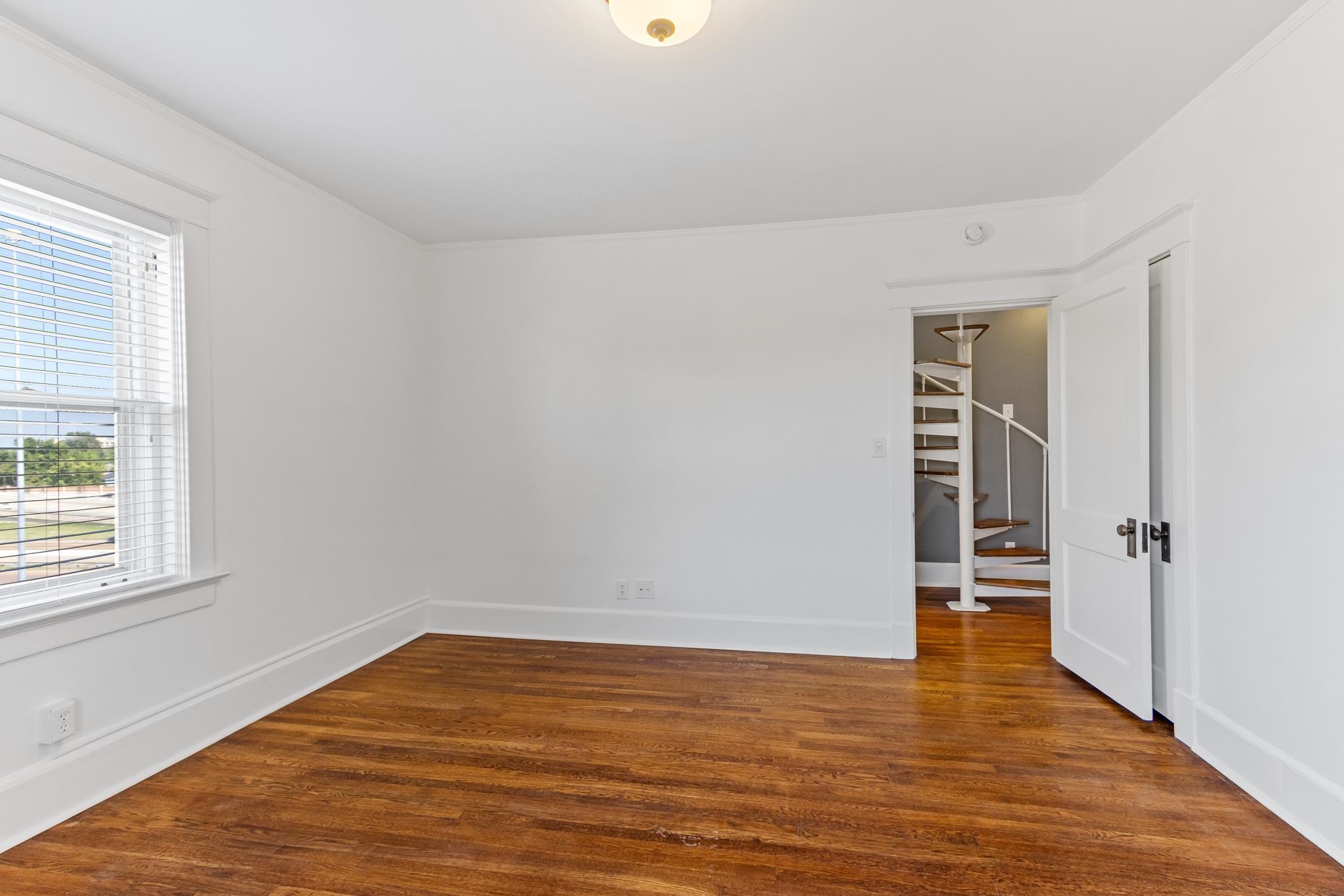 Memphis, Tennessee 38105, United States, 3 Bedrooms Bedrooms, ,2 BathroomsBathrooms,Residential,Active,84380