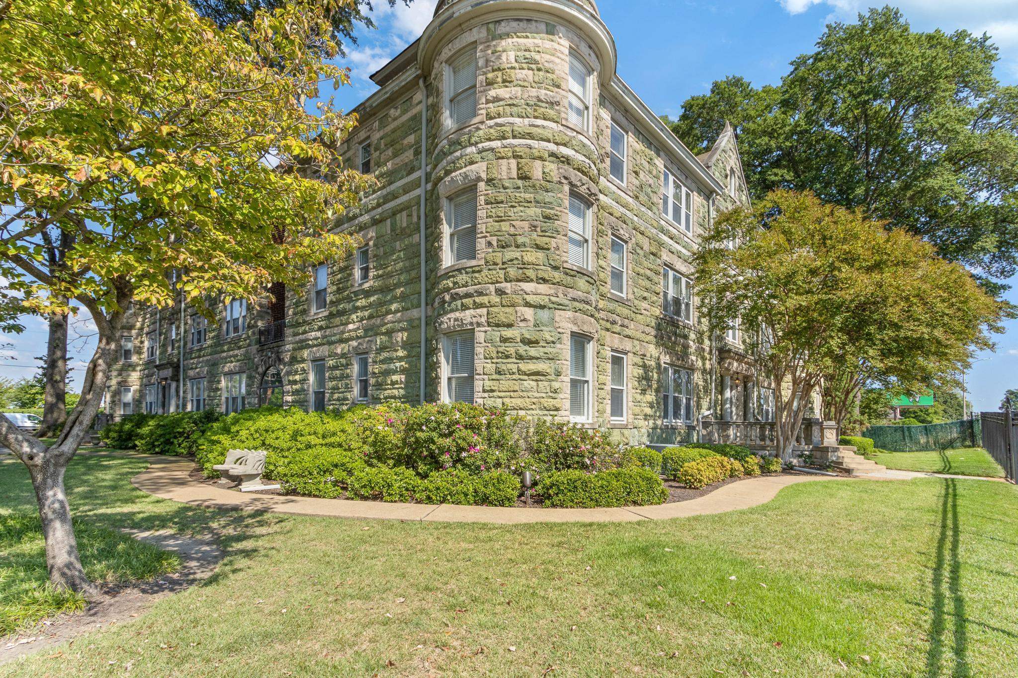 Memphis, Tennessee 38105, United States, 3 Bedrooms Bedrooms, ,2 BathroomsBathrooms,Residential,Active,84380