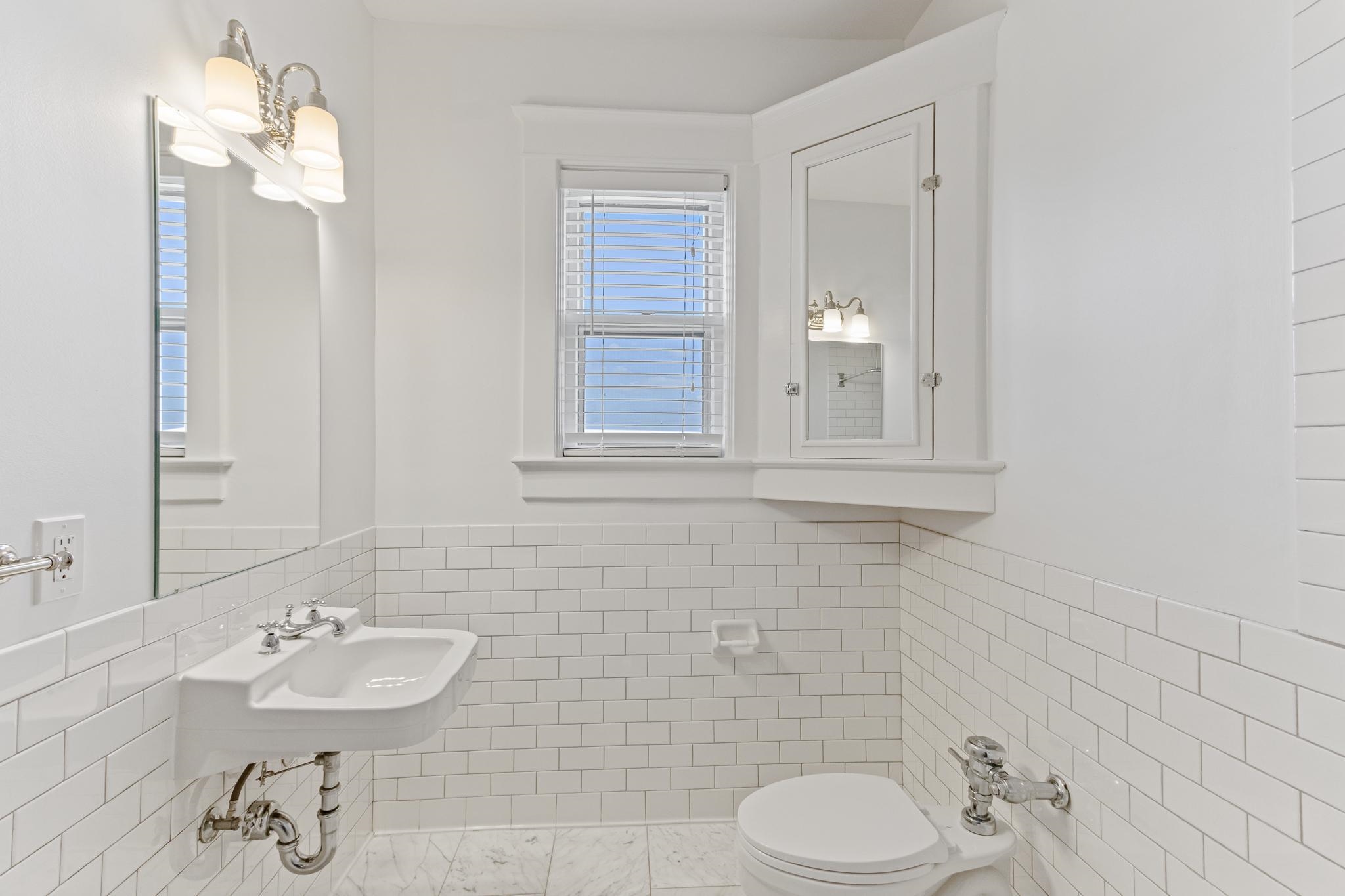 Memphis, Tennessee 38105, United States, 3 Bedrooms Bedrooms, ,2 BathroomsBathrooms,Residential,Active,84380