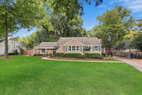 Photo of 4954 MINDEN RD, Memphis, TN 38117 (MLS # 10230530)