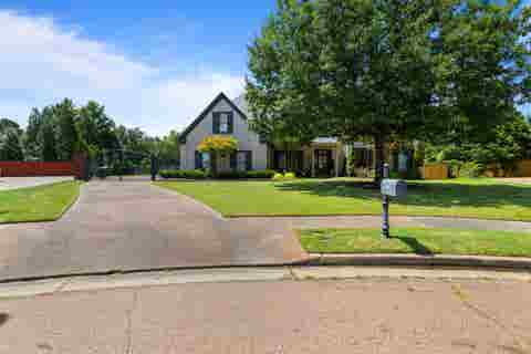 Photo of 8935 W GROVELAWN CV W, Germantown, TN 38139 (MLS # 10228444)