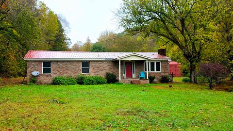 Photo of 1570 BEAR CREEK RD, Collinwood, TN 38450 (MLS # 10206910)