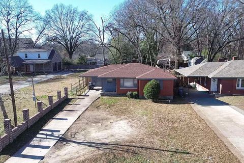Photo of 705 STRATFORD RD, Memphis, TN 38122 (MLS # 10213097)