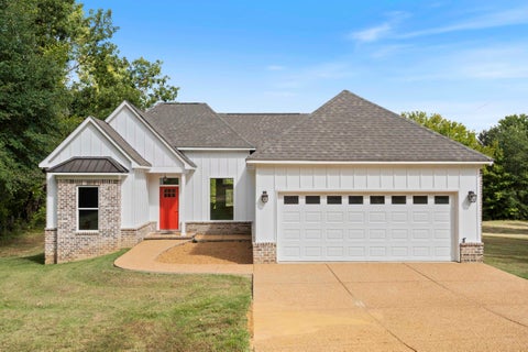 Photo of 2989 BROWNLEE RD, Senatobia, MS 38668 (MLS # 10232590)