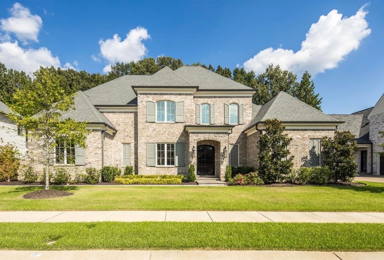 658 BUSHCHAT LN