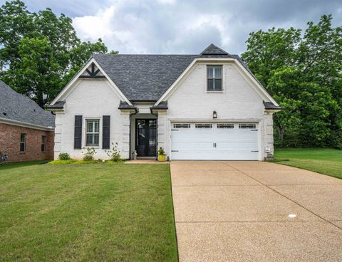 Photo of 20 GREYSON CV, Oakland, TN 38060 (MLS # 10222750)