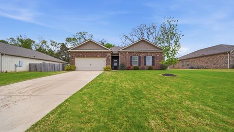 Photo of 110 ABERDEEN DR, Oakland, TN 38060 (MLS # 10218447)