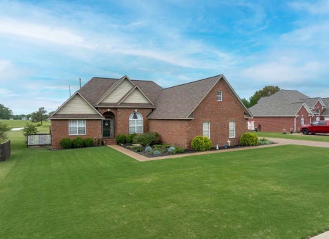 Photo of 112 FAIRWAY DR, Covington, TN 38019 (MLS # 10218321)