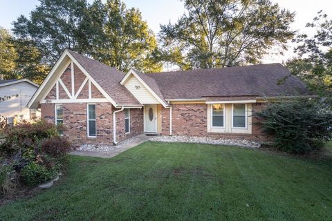 Photo of 3830 HAYNES RD, Bartlett, TN 38133 (MLS # 10207573)