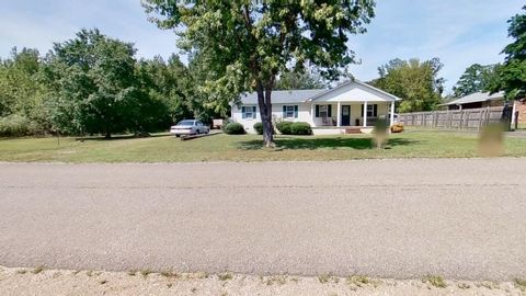 Photo of 30 RODEO WAY, Savannah, TN 38372 (MLS # 10215679)