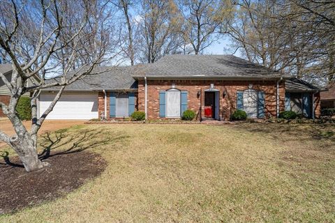 Photo of 8930 WOODMARK DR, Cordova, TN 38018 (MLS # 10216701)