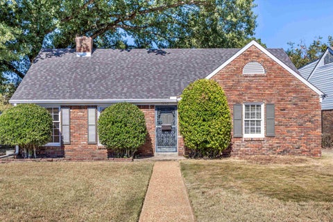 Photo of 5260 HELENE RD, Memphis, TN 38117 (MLS # 10233251)