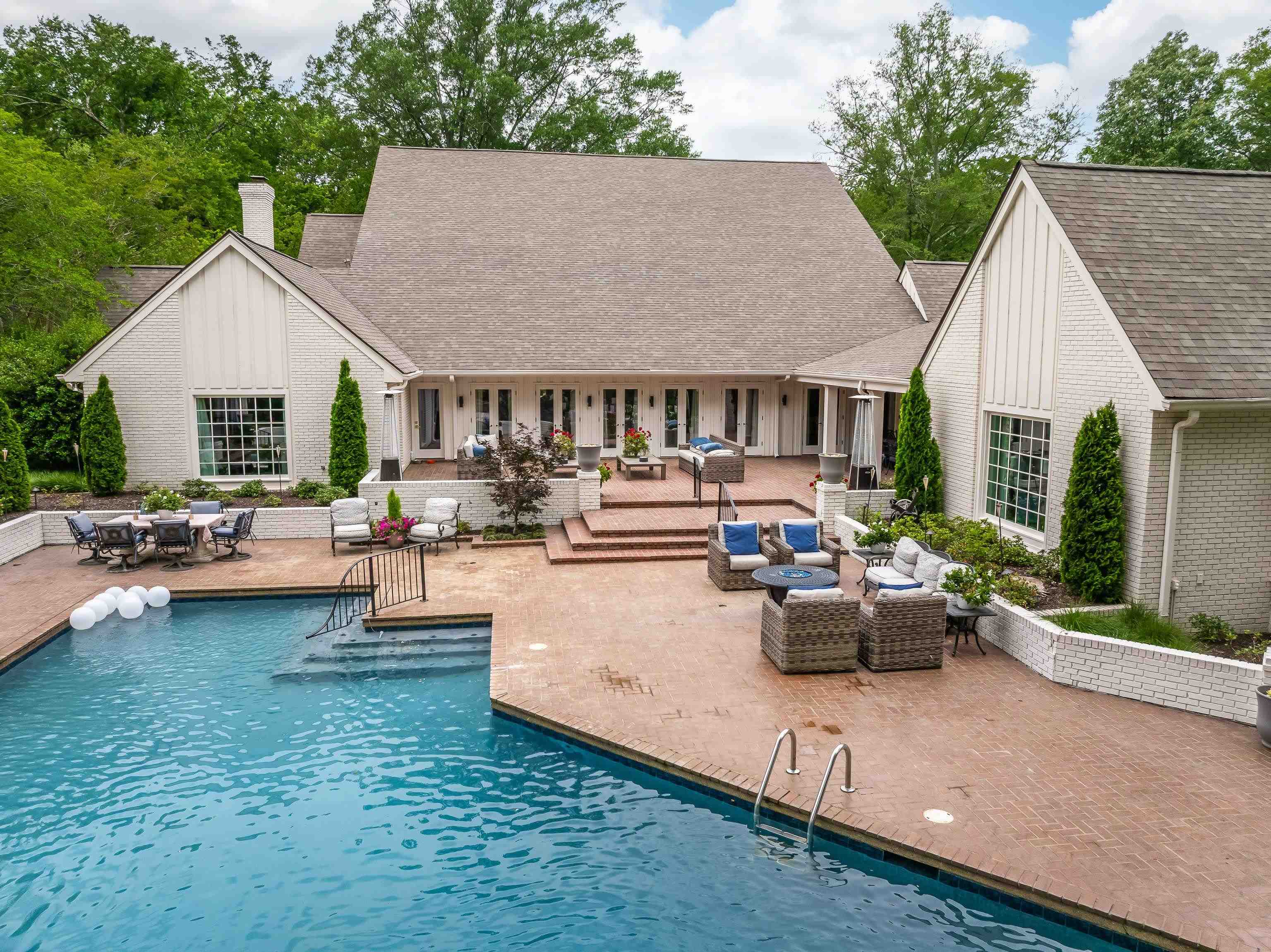 530 CARYSBROOK CV