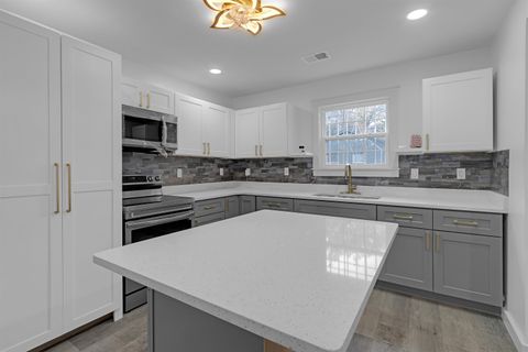 Photo of 2881 TUTWILER AVE, Memphis, TN 38112 (MLS # 10210525)