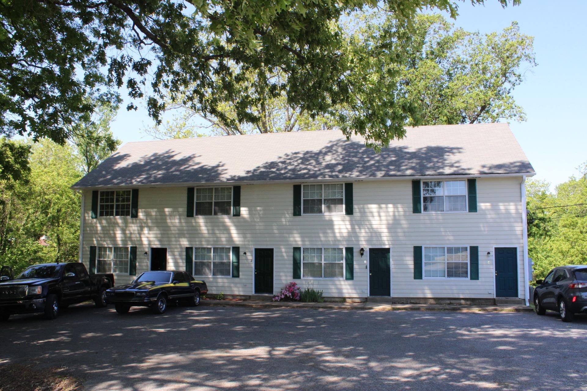 28U DRAKE ST