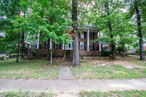 Photo of 1917 MILLER FARMS RD, Germantown, TN 38138 (MLS # 10207781)